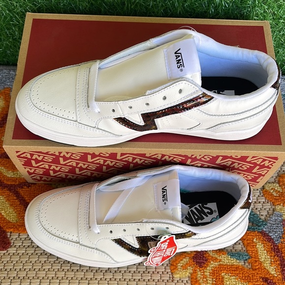 Vans Lowland Cc
(Big Reptile) Tr Wht/Red
VNOATZY909 WMNS sneakers - Picture 3 of 16